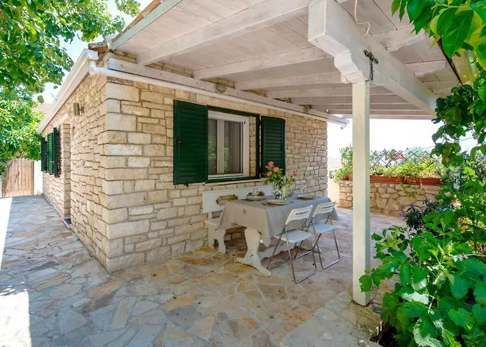 Filomila House *